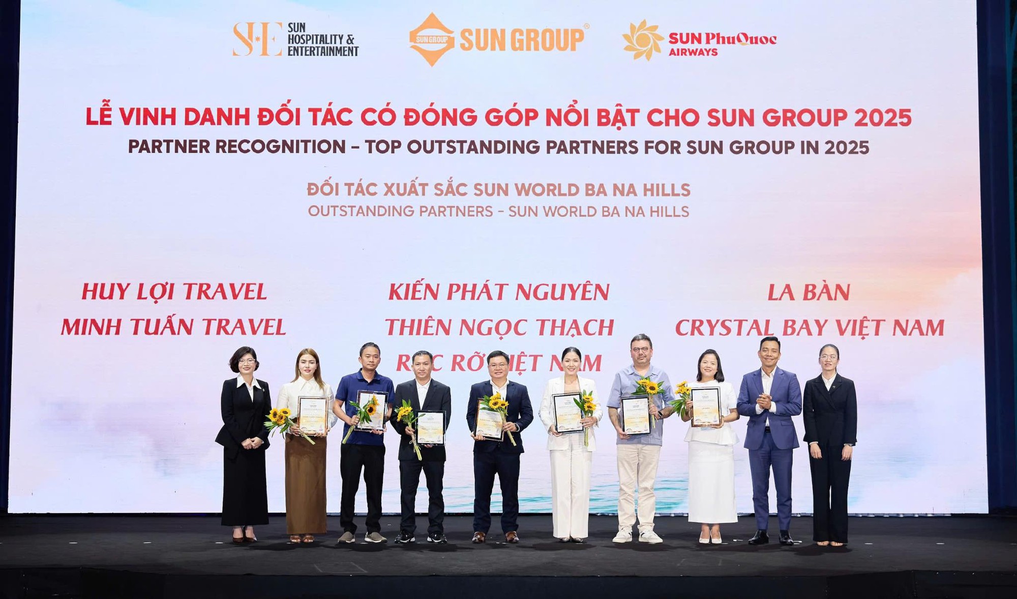 Ngọc Thạch Travel được Sun Group vinh danh "Đối t&aacute;c xuất sắc 2025 tại Sun World B&agrave; N&agrave; Hills"- Ảnh 2.