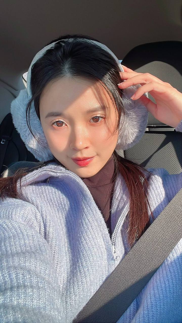 Midu đeo t&uacute;i 800 triệu nhưng thứ g&acirc;y ch&uacute; &yacute; lại l&agrave; l&agrave;n da tuổi 36- Ảnh 12.