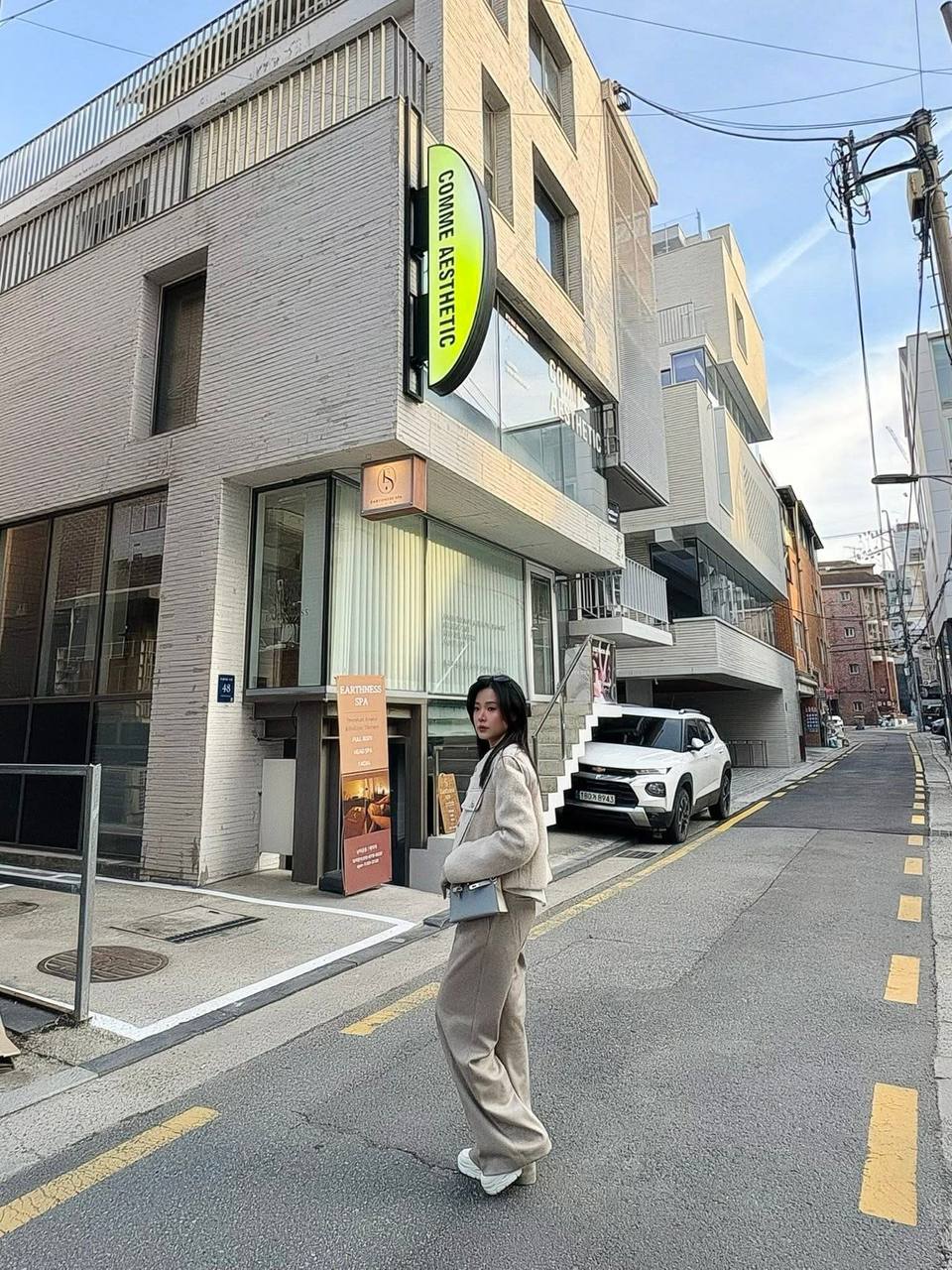 Midu đeo t&uacute;i 800 triệu nhưng thứ g&acirc;y ch&uacute; &yacute; lại l&agrave; l&agrave;n da tuổi 36- Ảnh 1.