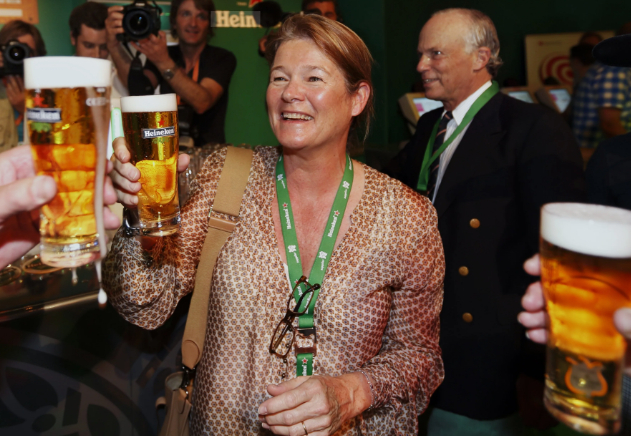 &Aacute;i nữ độc nhất nh&agrave; Heineken: Từ b&agrave; nội trợ nh&uacute;t nh&aacute;t, n&eacute; tr&aacute;nh việc thừa kế bằng được đến nữ vương đế chế bia 15 tỷ USD- Ảnh 3.