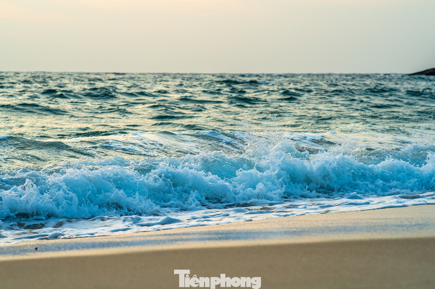 Độc lạ h&ograve;n đảo ngắm ho&agrave;ng h&ocirc;n, b&igrave;nh minh ở Quảng Ninh- Ảnh 11.