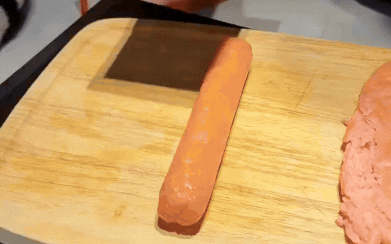 X&uacute;c x&iacute;ch chi&ecirc;n xưa rồi, giới trẻ đang "ph&aacute;t cuồng" với m&oacute;n burger x&uacute;c x&iacute;ch ng&agrave;n lớp vừa lạ vừa quen n&agrave;y- Ảnh 16.