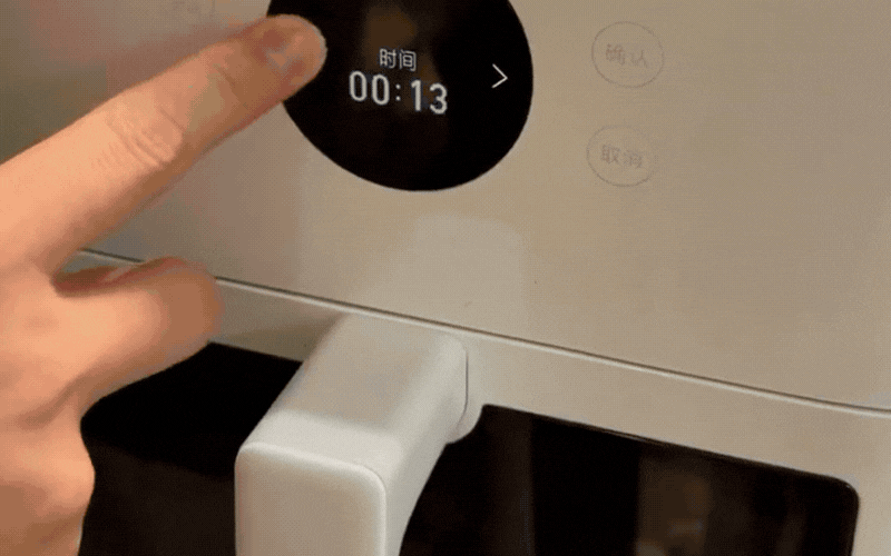 X&uacute;c x&iacute;ch chi&ecirc;n xưa rồi, giới trẻ đang "ph&aacute;t cuồng" với m&oacute;n burger x&uacute;c x&iacute;ch ng&agrave;n lớp vừa lạ vừa quen n&agrave;y- Ảnh 17.