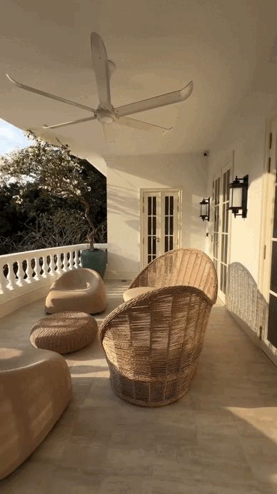 Cả showbiz c&oacute; đ&uacute;ng 1 người: Nu&ocirc;i 10 người con kh&ocirc;ng c&ugrave;ng huyết thống, ở biệt thự 