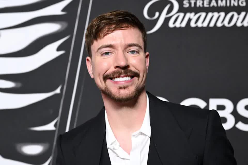 &ldquo;YouTuber gi&agrave;u nhất thế giới&rdquo; MrBeast g&acirc;y sốc: Kh&ocirc;ng c&oacute; tiền mặt, đang mắc nợ, phải vay tiền mẹ để l&agrave;m đ&aacute;m cưới- Ảnh 2.