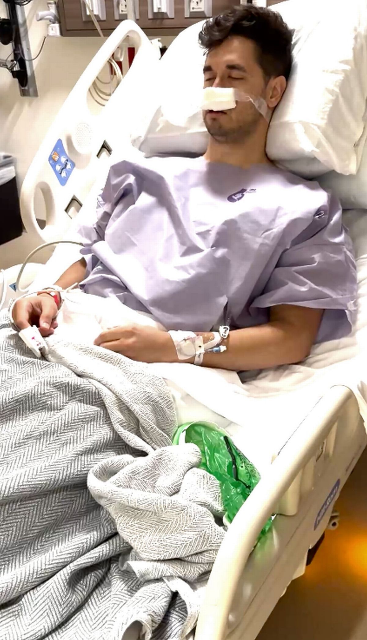 Tỉnh dậy sau phẫu thuật, người đ&agrave;n &ocirc;ng Mỹ bỗng nhi&ecirc;n n&oacute;i tiếng T&acirc;y Ban Nha tr&ocirc;i chảy d&ugrave; trước đ&oacute; chỉ biết đếm đến 10- Ảnh 2.