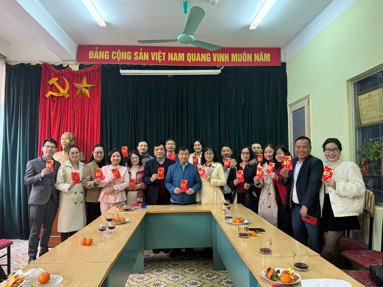 Ch&agrave;o năm mới 2026: Tạp ch&iacute; Thanh ni&ecirc;n c&ugrave;ng tuổi trẻ Việt Nam tự h&agrave;o, vững tin theo Đảng- Ảnh 1.