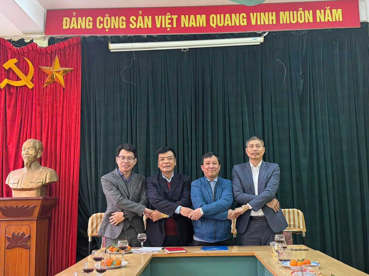 Ch&agrave;o năm mới 2026: Tạp ch&iacute; Thanh ni&ecirc;n c&ugrave;ng tuổi trẻ Việt Nam tự h&agrave;o, vững tin theo Đảng- Ảnh 2.