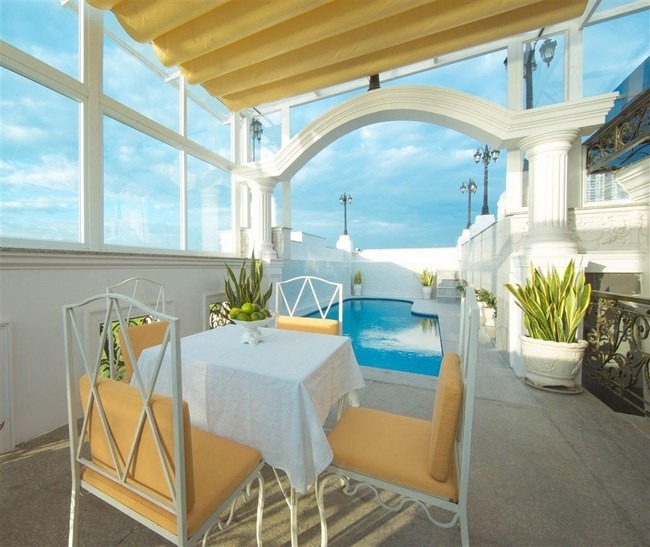 Ở Việt Nam c&oacute; nữ nghệ sĩ x&acirc;y biệt thự chứa trăm người vẫn th&ecirc;nh thang, d&aacute;t v&agrave;ng lộng lẫy đến l&oacute;a mắt- Ảnh 11.