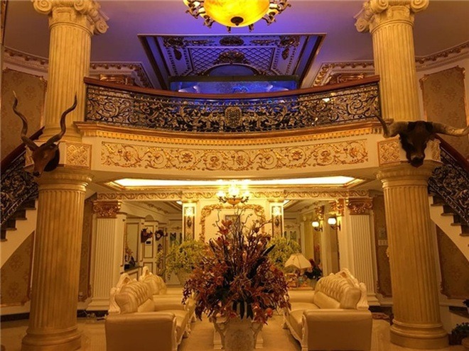 Ở Việt Nam c&oacute; nữ nghệ sĩ x&acirc;y biệt thự chứa trăm người vẫn th&ecirc;nh thang, d&aacute;t v&agrave;ng lộng lẫy đến l&oacute;a mắt- Ảnh 5.