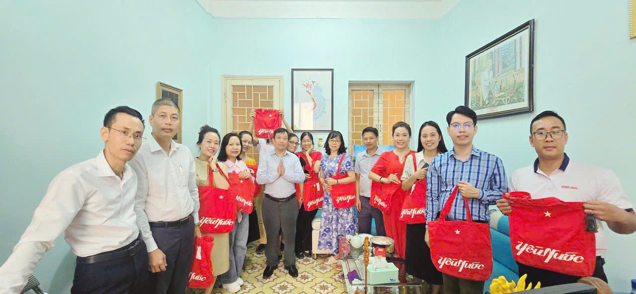 Ch&agrave;o năm mới 2026: Tạp ch&iacute; Thanh ni&ecirc;n c&ugrave;ng tuổi trẻ Việt Nam tự h&agrave;o, vững tin theo Đảng- Ảnh 23.