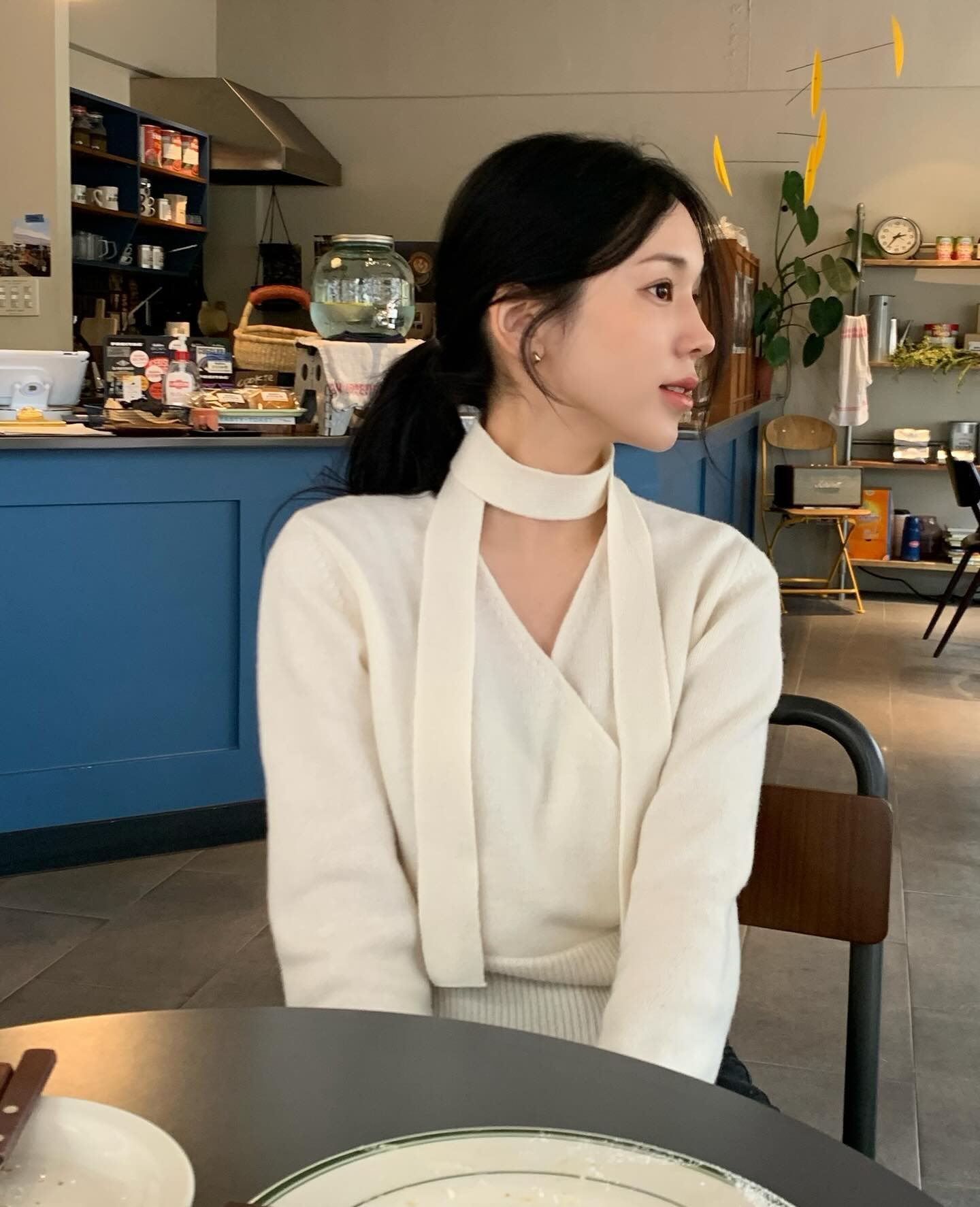 4 c&aacute;ch buộc t&oacute;c tuyệt đẹp v&agrave; thanh lịch khi mặc &aacute;o len- Ảnh 3.