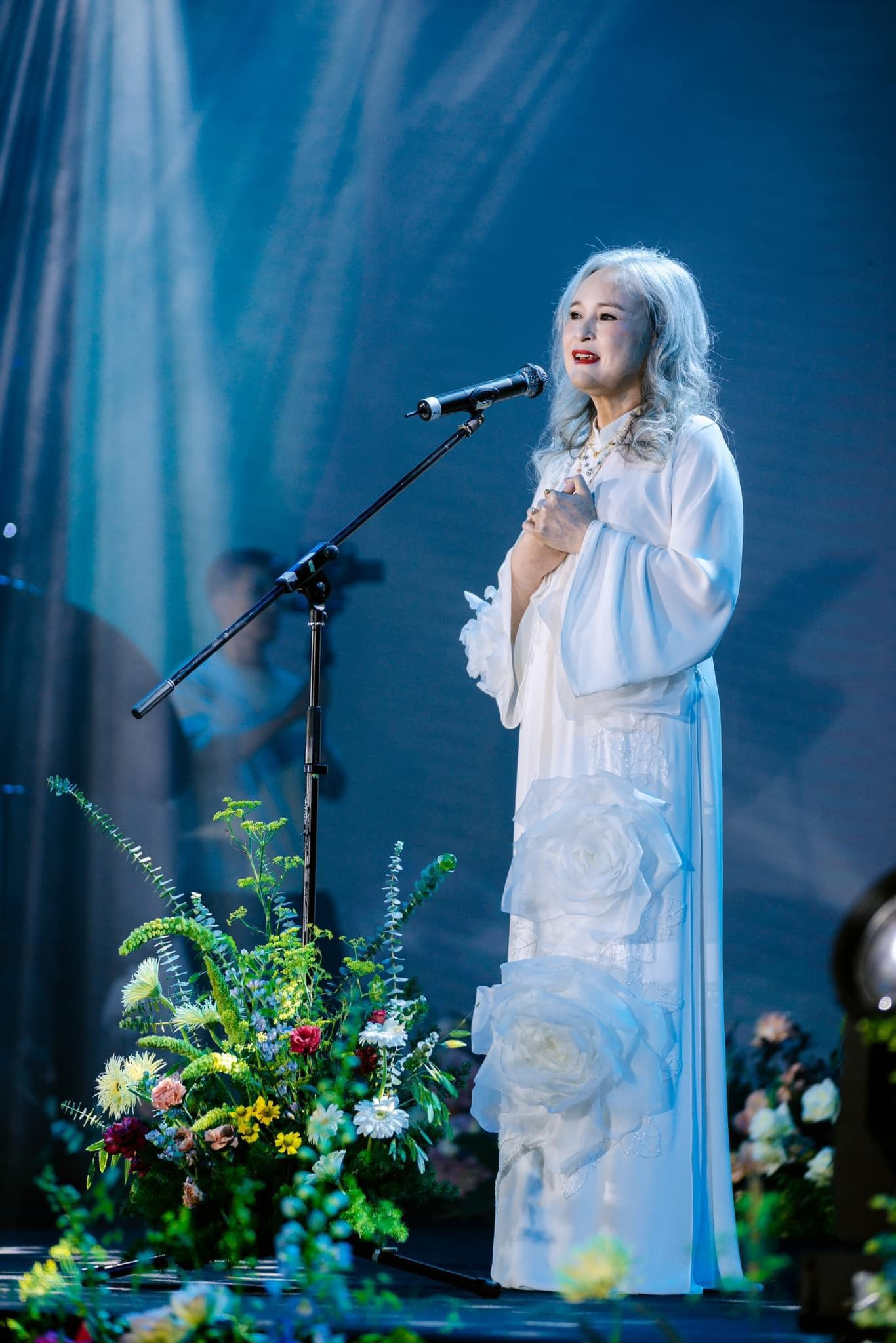 NSND duy nhất được mệnh danh &ldquo;đẹp nhất thế kỷ&rdquo;, bạc trắng cả đầu vẫn tươi trẻ kh&oacute; tin- Ảnh 5.