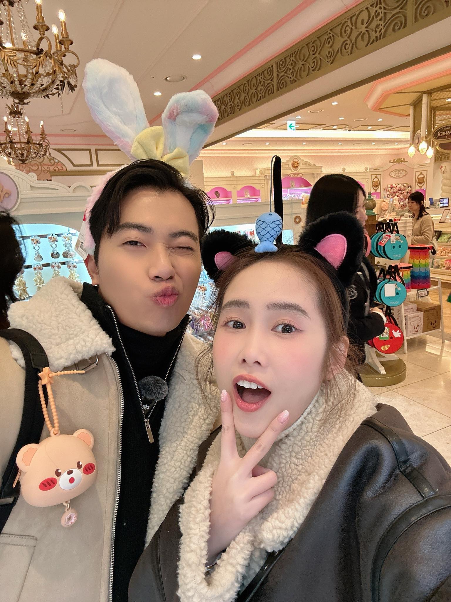 Mỹ nh&acirc;n Việt 35 tuổi được khen trẻ vượt chồng d&ugrave; kết h&ocirc;n với 