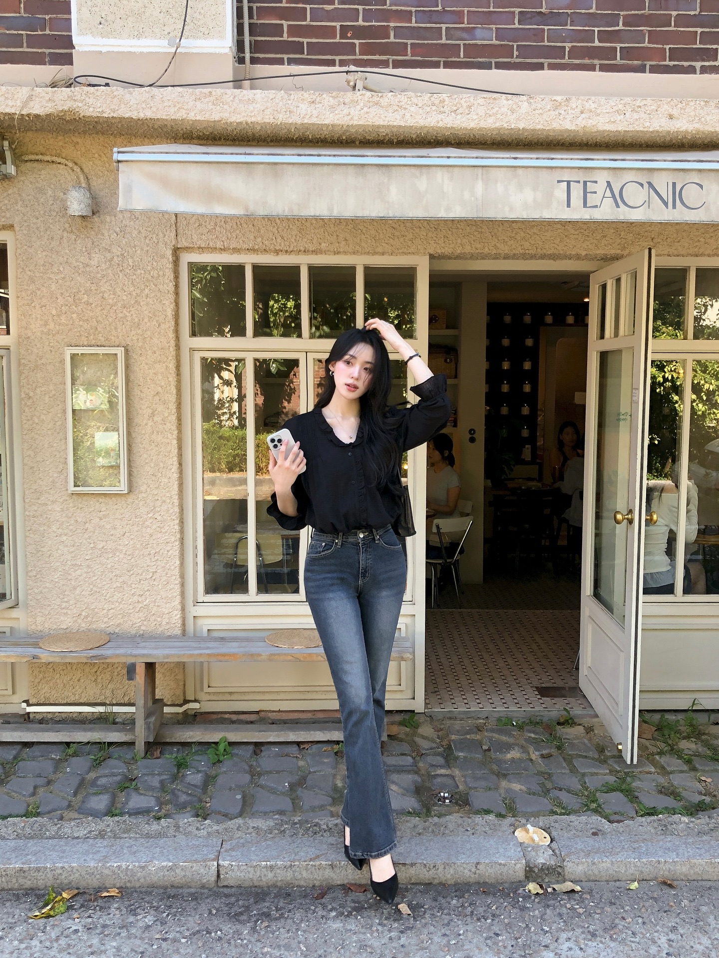 4 xu hướng quần jeans sẽ hot suốt năm 2026, kh&ocirc;ng biết hết l&agrave; kh&oacute; mặc đẹp- Ảnh 10.