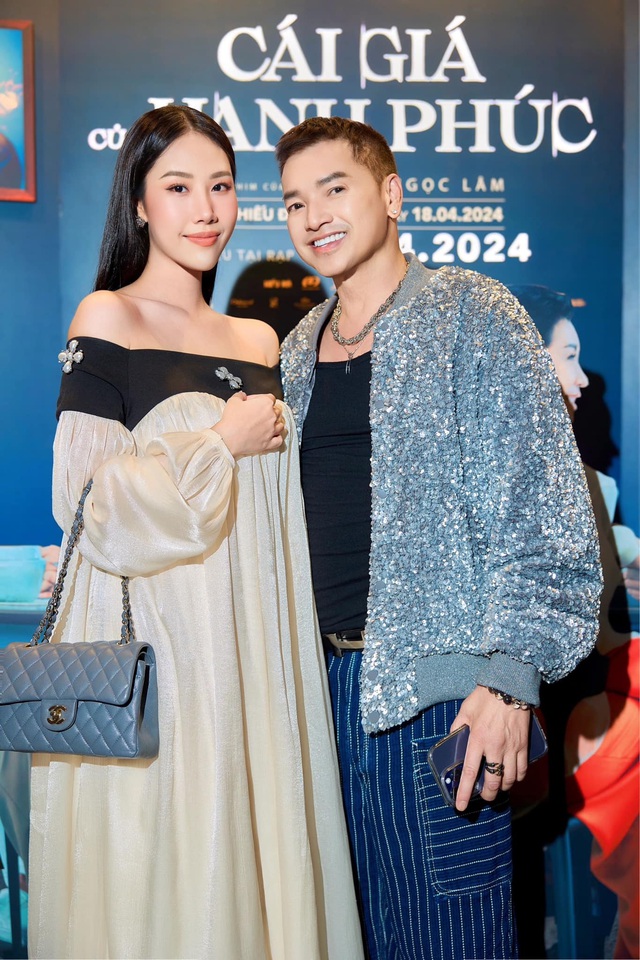 Sao nam Vbiz lấy vợ k&eacute;m 37 tuổi, vừa h&agrave;o ph&oacute;ng tặng nửa kia cuốn sổ đỏ- Ảnh 5.