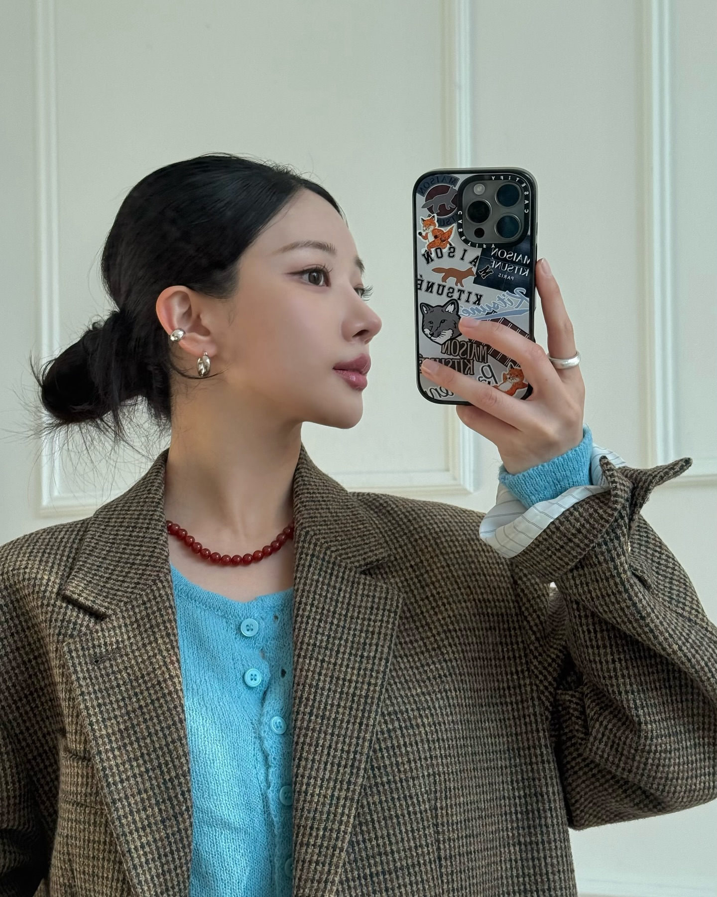 4 c&aacute;ch buộc t&oacute;c tuyệt đẹp v&agrave; thanh lịch khi mặc &aacute;o len- Ảnh 8.