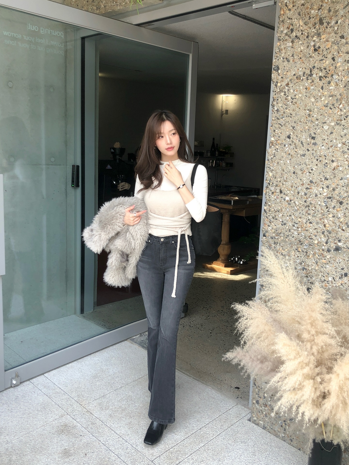 4 xu hướng quần jeans sẽ hot suốt năm 2026, kh&ocirc;ng biết hết l&agrave; kh&oacute; mặc đẹp- Ảnh 9.