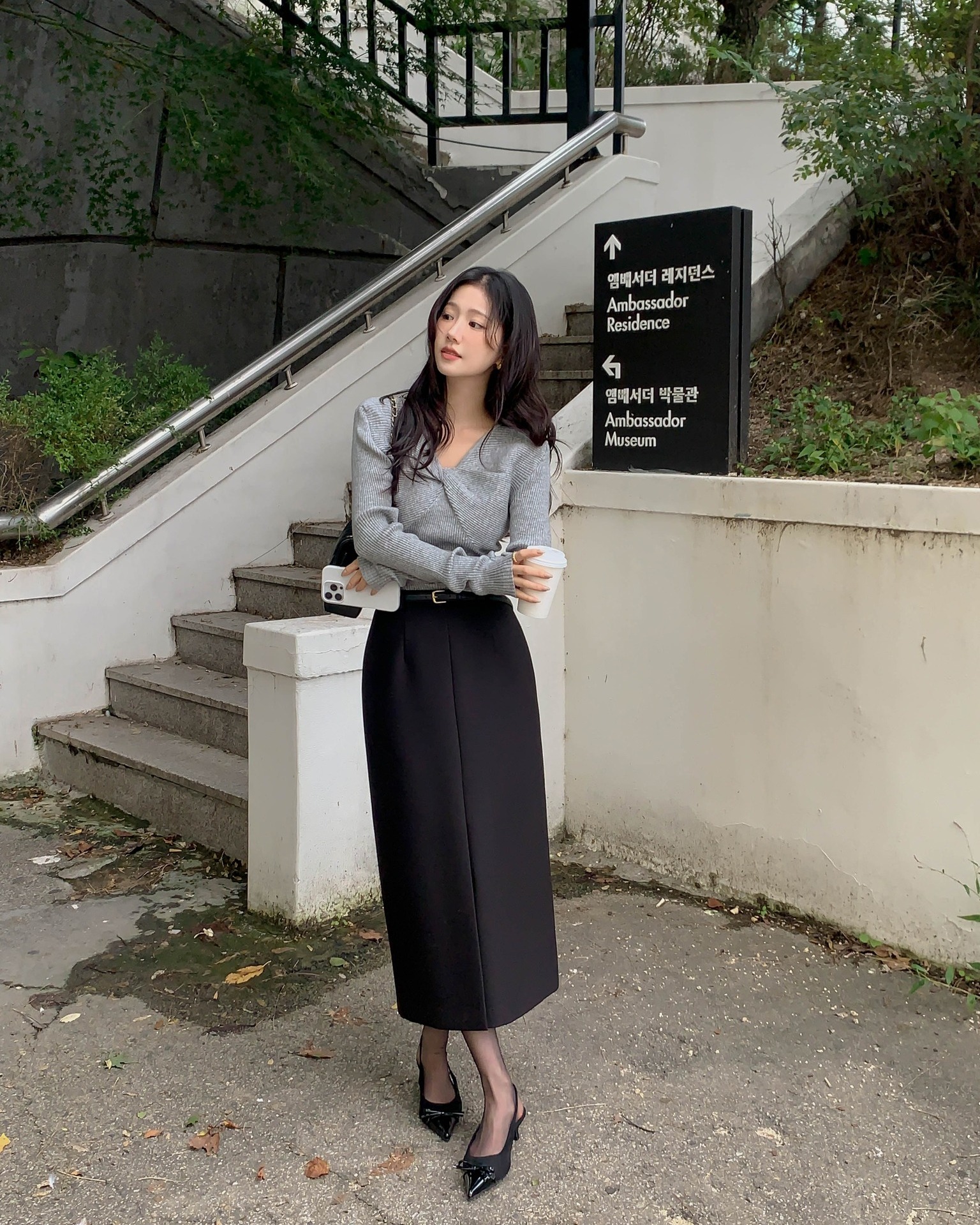 4 si&ecirc;u b&iacute; k&iacute;p mặc ch&acirc;n v&aacute;y d&agrave;i t&ocirc;n d&aacute;ng cho người cao dưới 1m60- Ảnh 6.