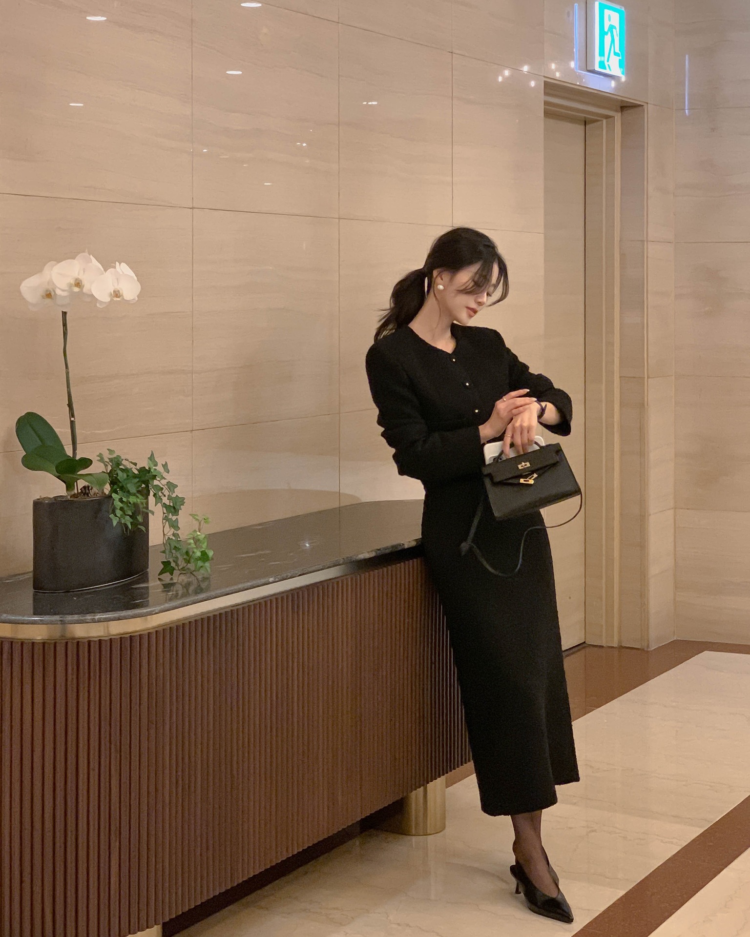 4 si&ecirc;u b&iacute; k&iacute;p mặc ch&acirc;n v&aacute;y d&agrave;i t&ocirc;n d&aacute;ng cho người cao dưới 1m60- Ảnh 2.