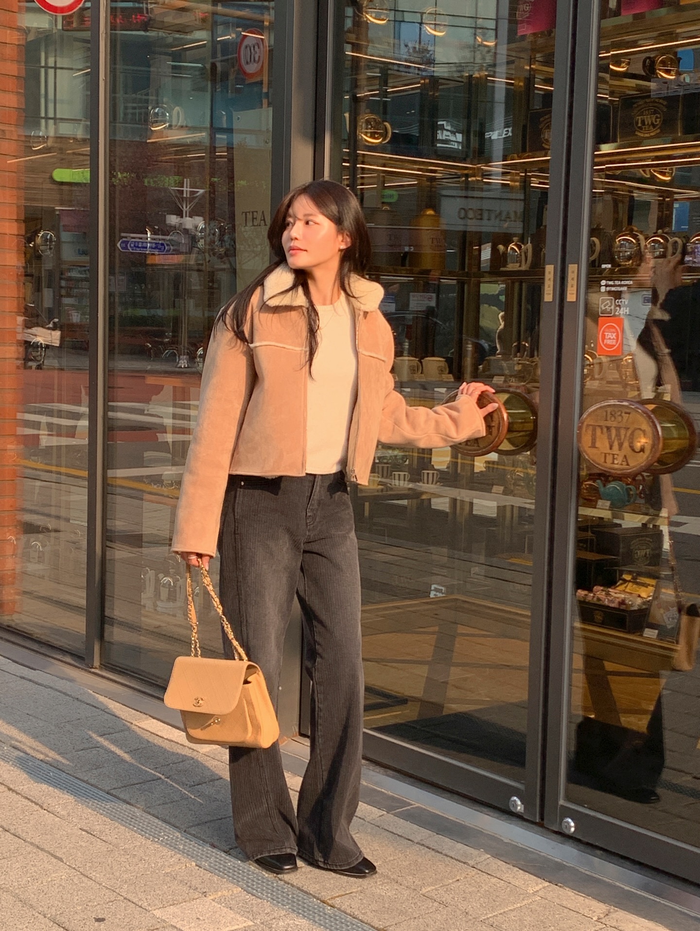 4 xu hướng quần jeans sẽ hot suốt năm 2026, kh&ocirc;ng biết hết l&agrave; kh&oacute; mặc đẹp- Ảnh 5.