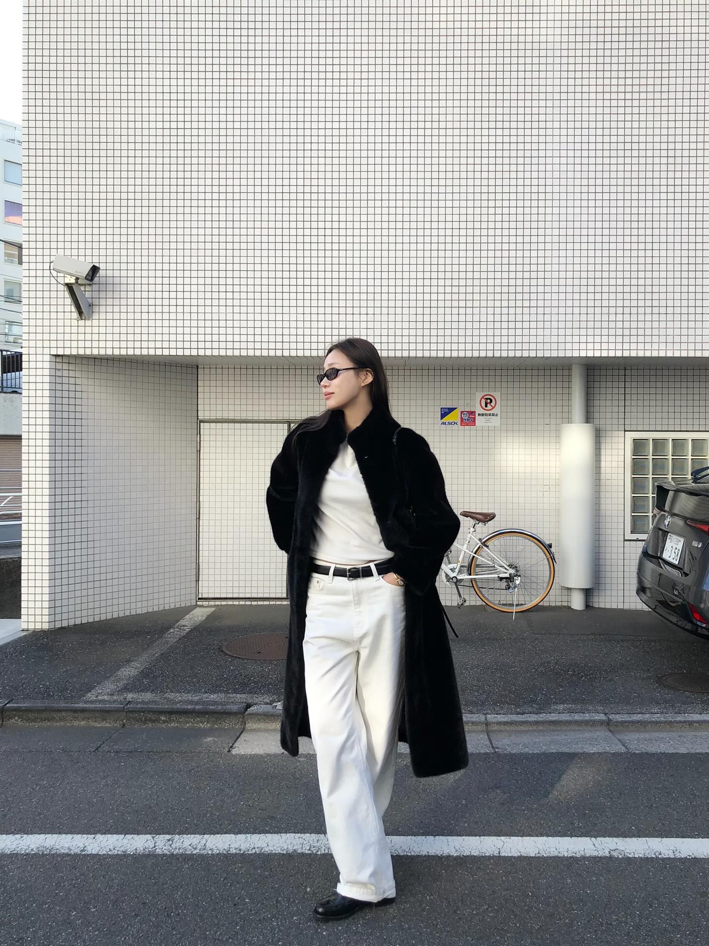 4 xu hướng quần jeans sẽ hot suốt năm 2026, kh&ocirc;ng biết hết l&agrave; kh&oacute; mặc đẹp- Ảnh 2.