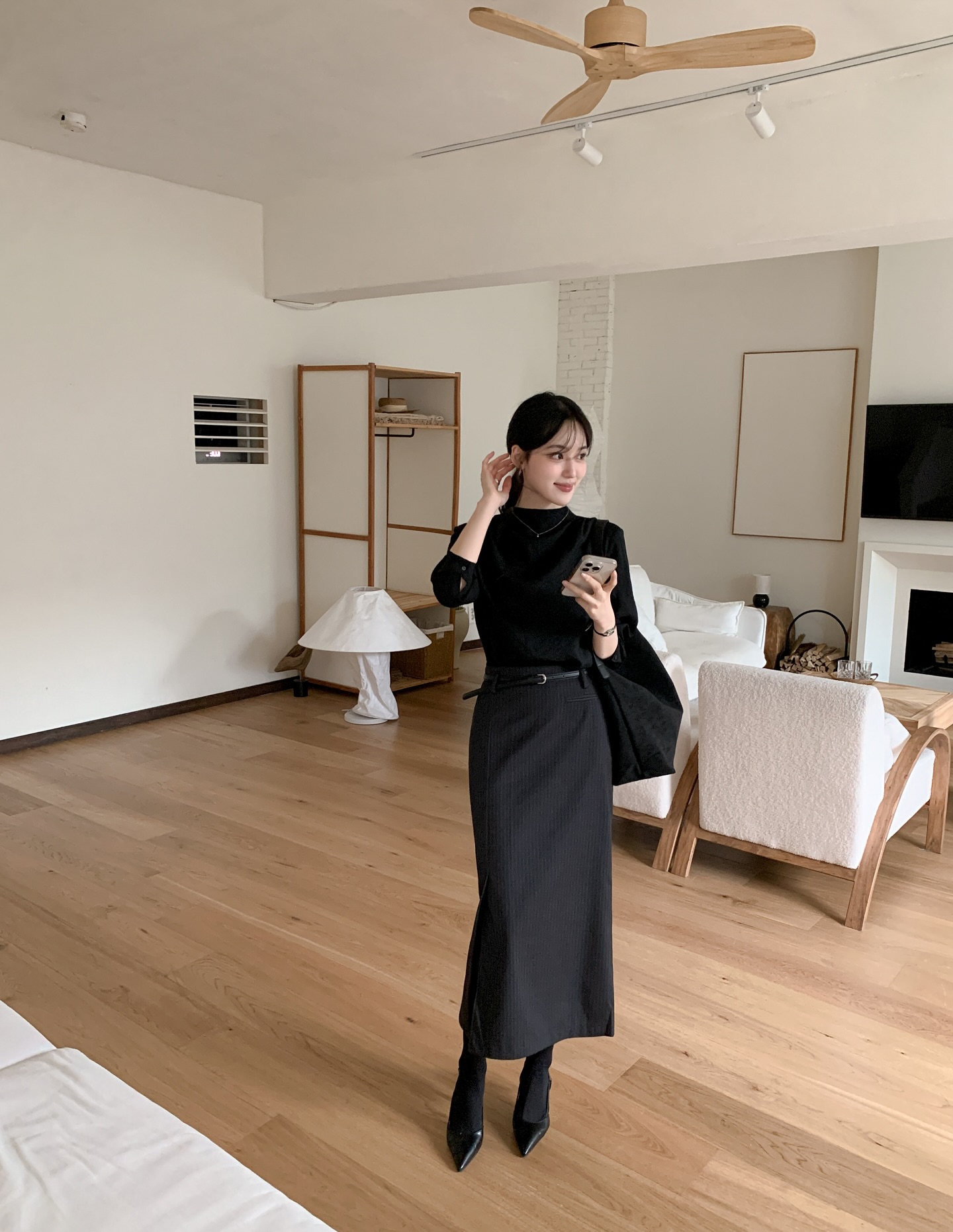 4 si&ecirc;u b&iacute; k&iacute;p mặc ch&acirc;n v&aacute;y d&agrave;i t&ocirc;n d&aacute;ng cho người cao dưới 1m60- Ảnh 5.