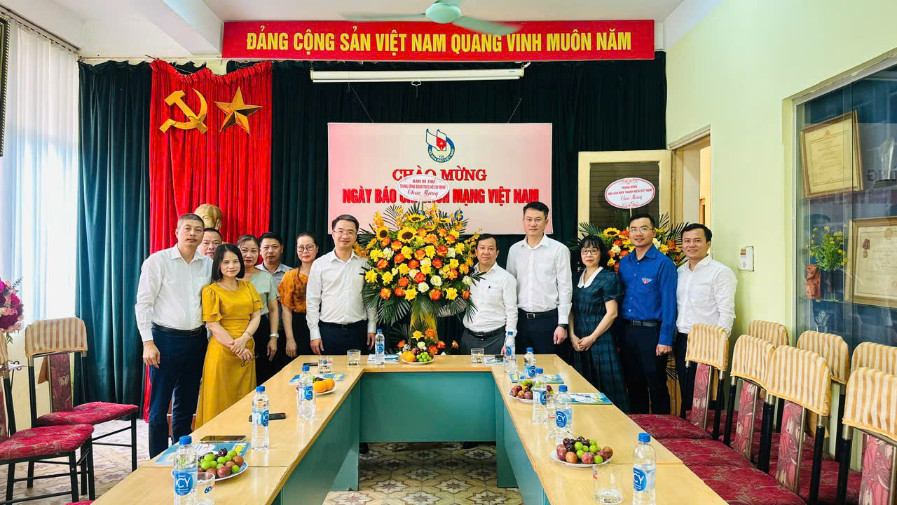 Ch&agrave;o năm mới 2026: Tạp ch&iacute; Thanh ni&ecirc;n c&ugrave;ng tuổi trẻ Việt Nam tự h&agrave;o, vững tin theo Đảng- Ảnh 4.
