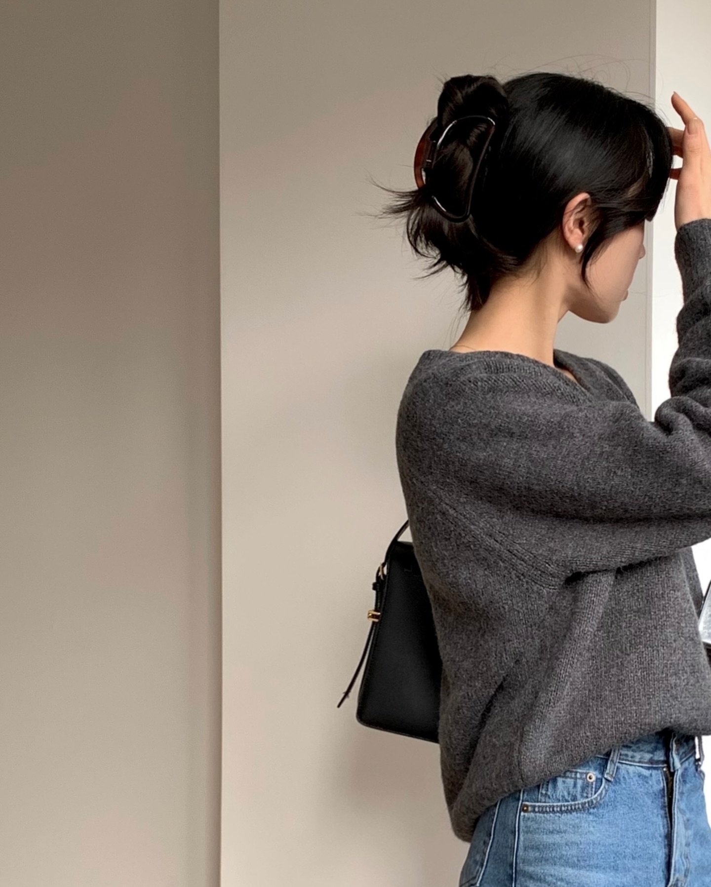 4 c&aacute;ch buộc t&oacute;c tuyệt đẹp v&agrave; thanh lịch khi mặc &aacute;o len- Ảnh 5.