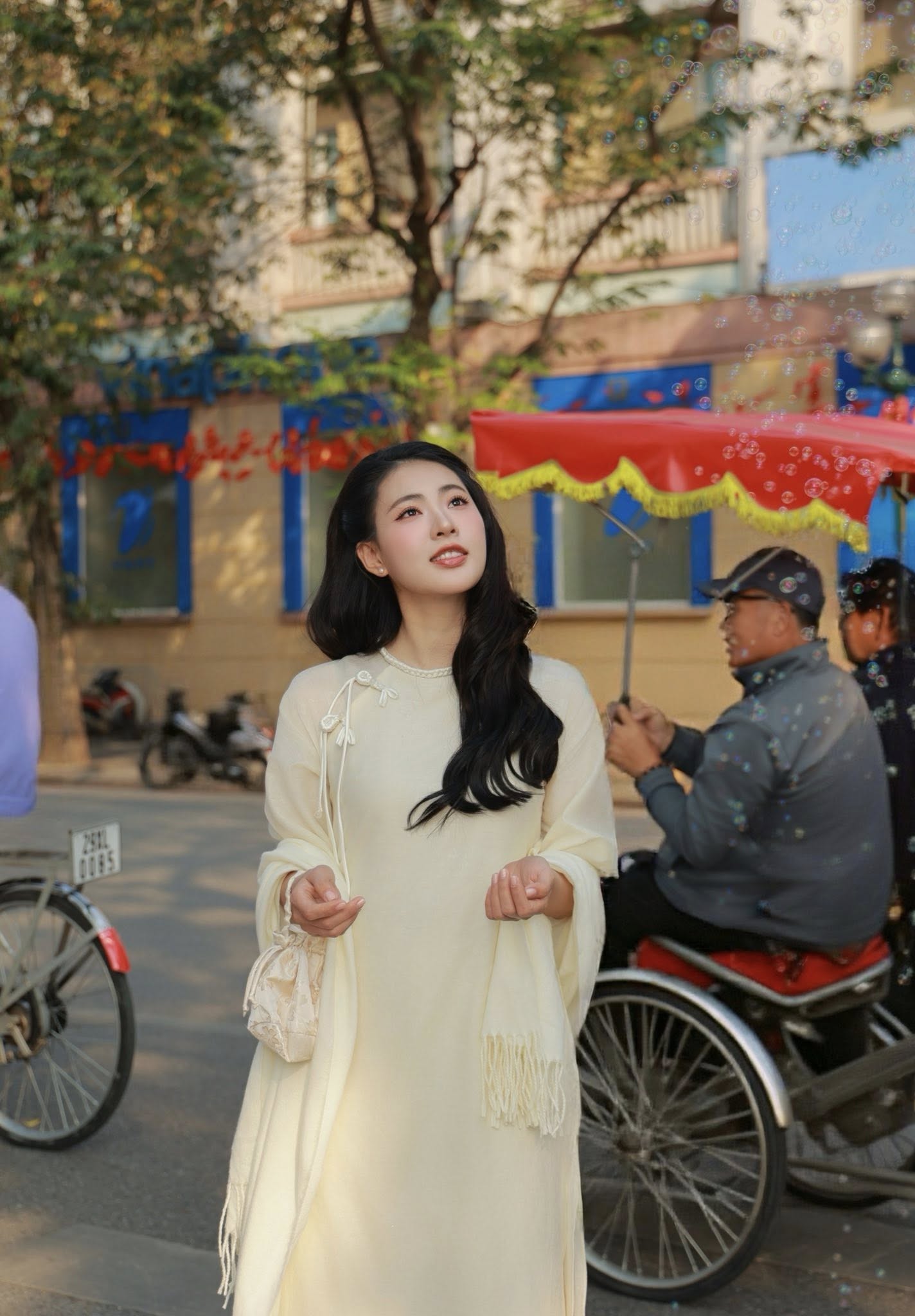 Việt Nam c&oacute; 1 mỹ nh&acirc;n đ&uacute;ng chuẩn &ldquo;s&aacute;ch gi&aacute;o khoa visual&rdquo; nhưng cứ cất giọng l&agrave; nhan sắc giảm hẳn một nửa- Ảnh 4.