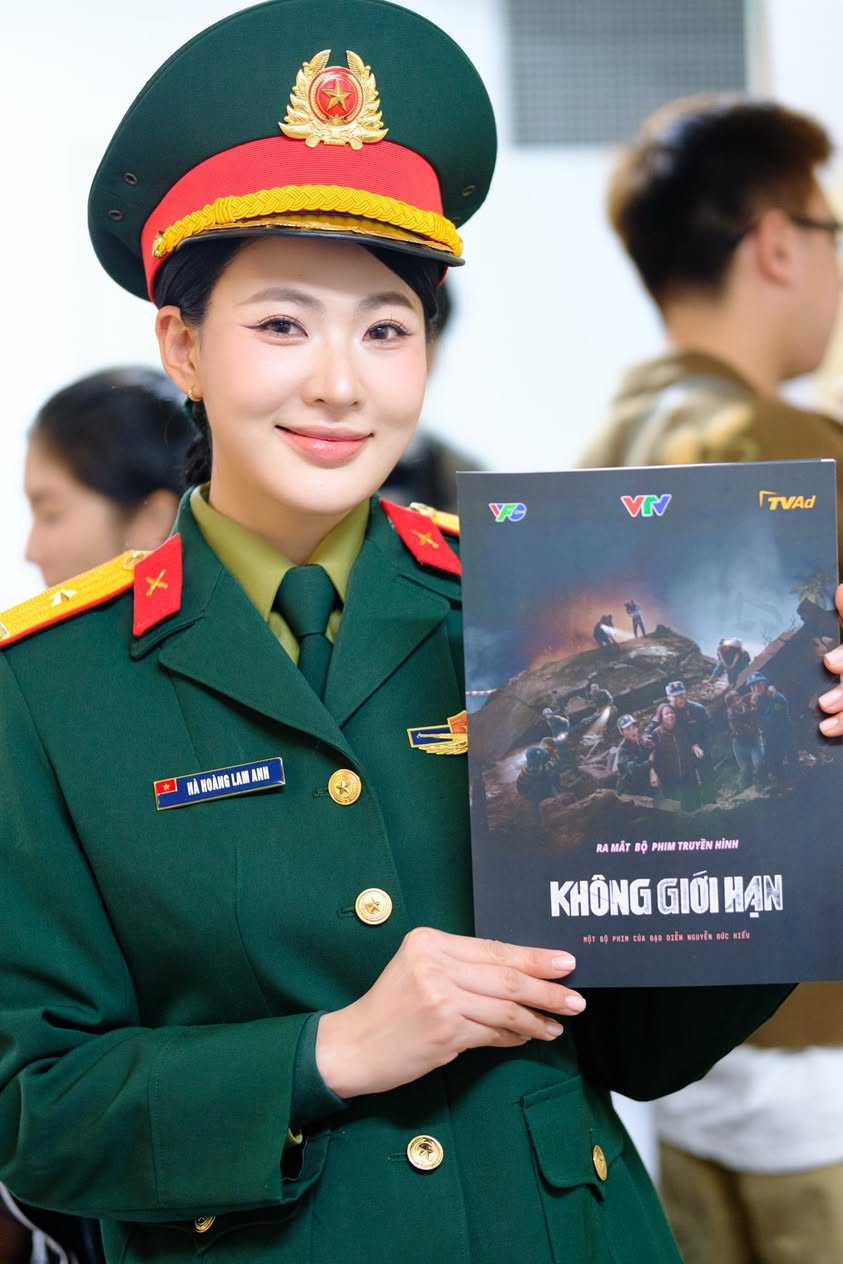 Việt Nam c&oacute; 1 mỹ nh&acirc;n đ&uacute;ng chuẩn &ldquo;s&aacute;ch gi&aacute;o khoa visual&rdquo; nhưng cứ cất giọng l&agrave; nhan sắc giảm hẳn một nửa- Ảnh 2.