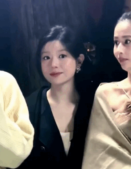 Ngoại lệ của showbiz: Mỹ nh&acirc;n 42 tuổi mặt vẫn 