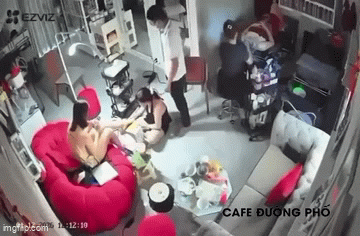 Kinh ho&agrave;ng khoảnh khắc nam thanh ni&ecirc;n gh&igrave; cổ đ&acirc;m tới tấp nữ nh&acirc;n vi&ecirc;n tiệm nail rồi tự tử: H&eacute; lộ nguy&ecirc;n nh&acirc;n- Ảnh 1.