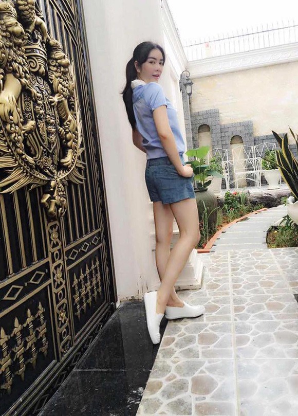 Ở Việt Nam c&oacute; nữ nghệ sĩ x&acirc;y biệt thự chứa trăm người vẫn th&ecirc;nh thang, d&aacute;t v&agrave;ng lộng lẫy đến l&oacute;a mắt- Ảnh 4.