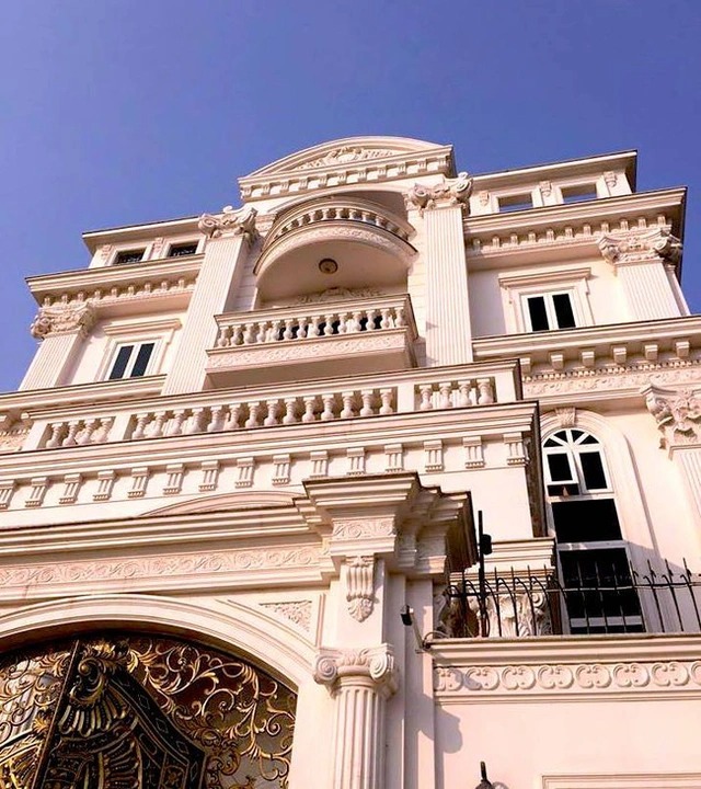 Ở Việt Nam c&oacute; nữ nghệ sĩ x&acirc;y biệt thự chứa trăm người vẫn th&ecirc;nh thang, d&aacute;t v&agrave;ng lộng lẫy đến l&oacute;a mắt- Ảnh 3.