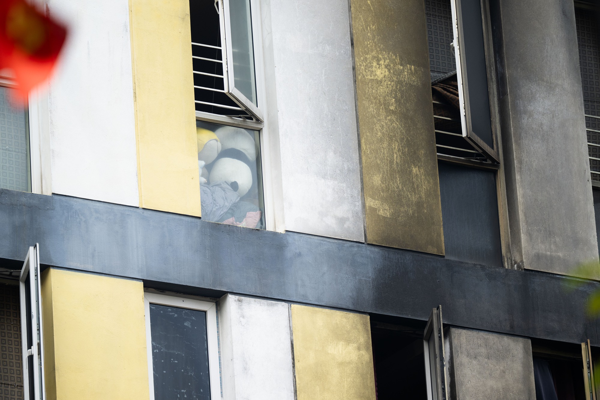 Lời kể của người h&ugrave;ng trong vụ ch&aacute;y nh&agrave; nghỉ giữa đ&ecirc;m, nghi ph&oacute;ng hỏa ở H&agrave; Đ&ocirc;ng: &ldquo;T&ocirc;i chỉ nghĩ c&ograve;n bao nhi&ecirc;u người th&igrave; cứu bấy nhi&ecirc;u&rdquo;- Ảnh 4.