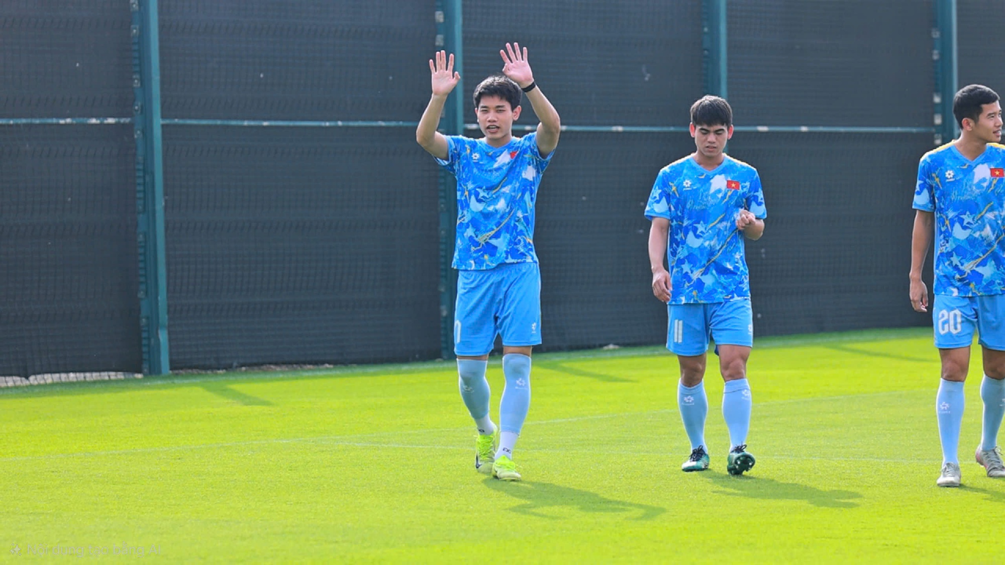 Đ&igrave;nh Bắc v&agrave; "Lamine Yamal xứ Thanh" Văn Thuận tập ri&ecirc;ng trước trận tứ kết U23 ch&acirc;u &Aacute;- Ảnh 2.