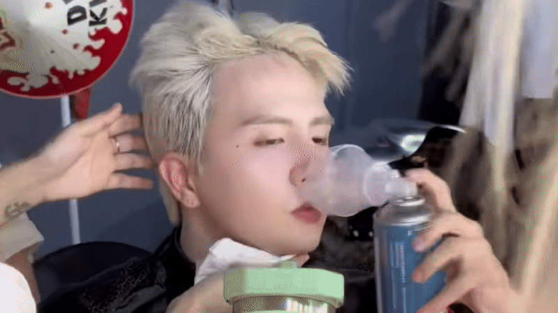 Qu&aacute; khứ của sao nam Vbiz đang hot rần rần: Nằm liệt giường v&igrave; bệnh tim, phải sống chung với thanh sắt d&agrave;i hơn 30cm- Ảnh 2.