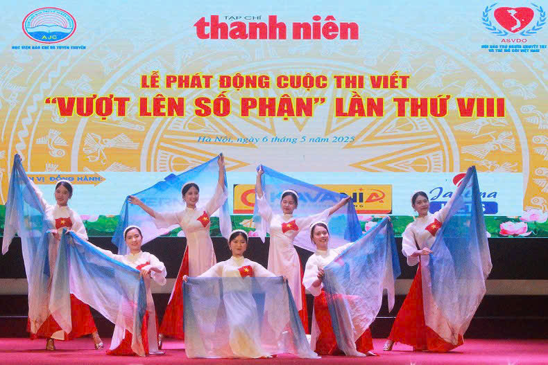 Ch&agrave;o năm mới 2026: Tạp ch&iacute; Thanh ni&ecirc;n c&ugrave;ng tuổi trẻ Việt Nam tự h&agrave;o, vững tin theo Đảng- Ảnh 9.