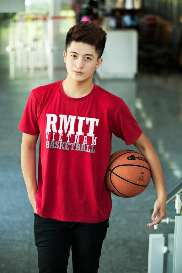 Vbiz từng c&oacute; nam thần đẹp đến mức t&igrave;m khuyết điểm cũng kh&oacute;, từ đỉnh cao nhan sắc bỗng huỷ dung sau đ&ecirc;m kinh ho&agrave;ng- Ảnh 1.