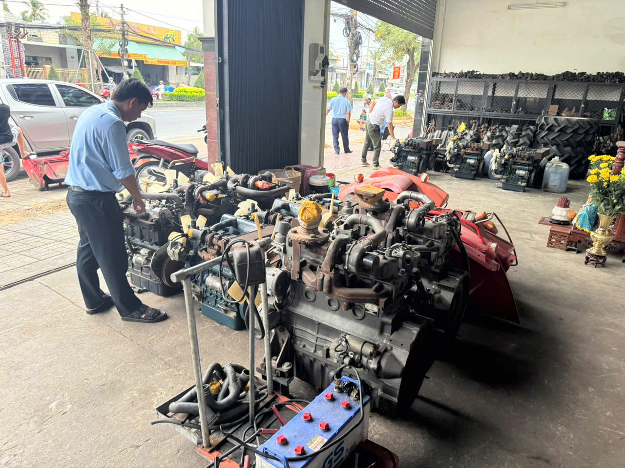 Đột xuất kiểm tra các hộ kinh doanh: Phát hiện nhiều sai phạm nghiêm trọng, có cơ sở bị phạt gần 100 triệu đồng- Ảnh 1. Đột xuất kiểm tra các hộ kinh doanh: Phát hiện nhiều sai phạm nghiêm trọng, có cơ sở bị phạt gần 100 triệu đồng- Ảnh 1.