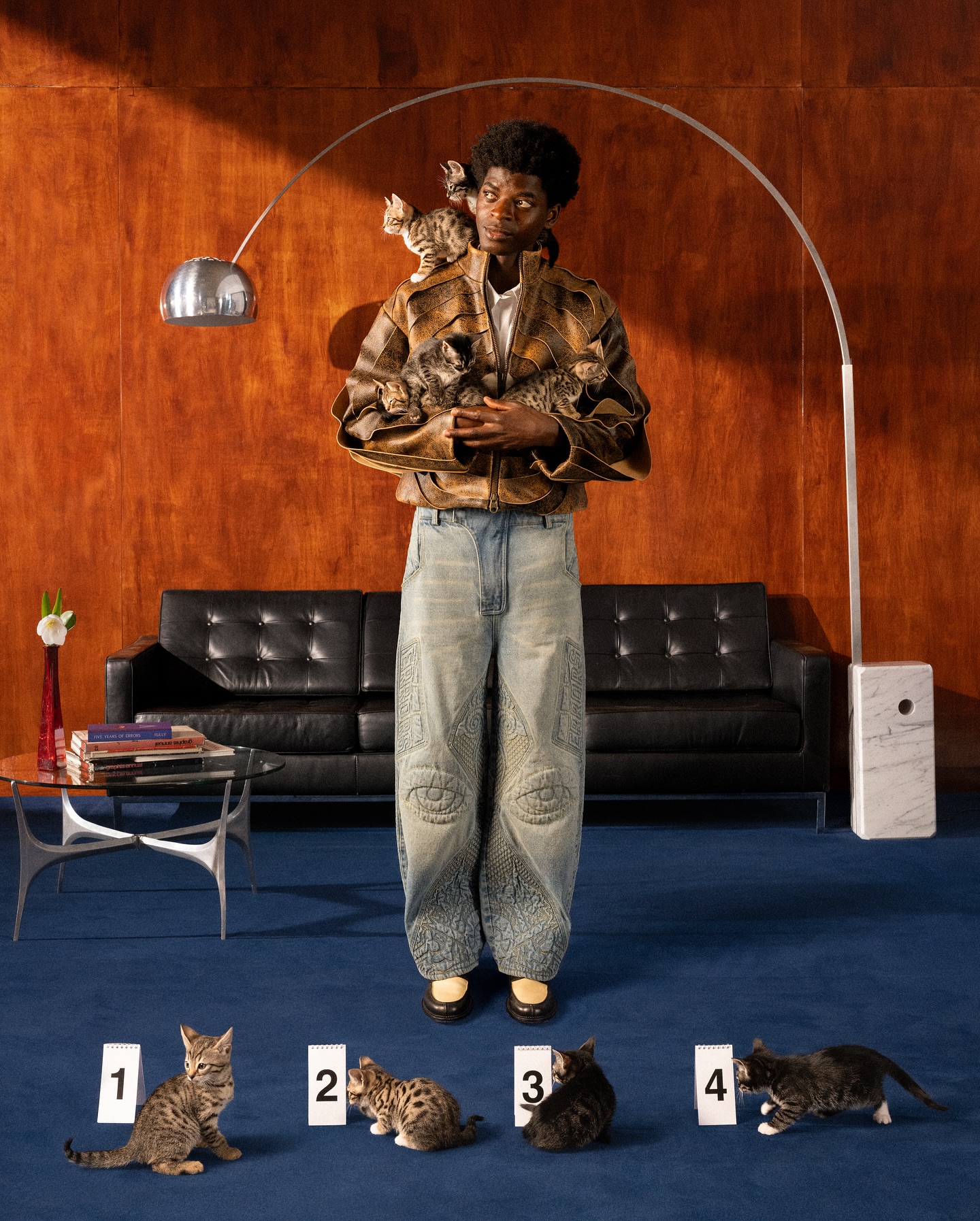 Tốn 1,5 triệu mũi th&ecirc;u cho một chiếc quần, l&agrave;m &aacute;o len họa tiết tinh xảo như tranh vẽ: Brand n&agrave;o l&agrave;m đồ đỉnh vậy?- Ảnh 17.