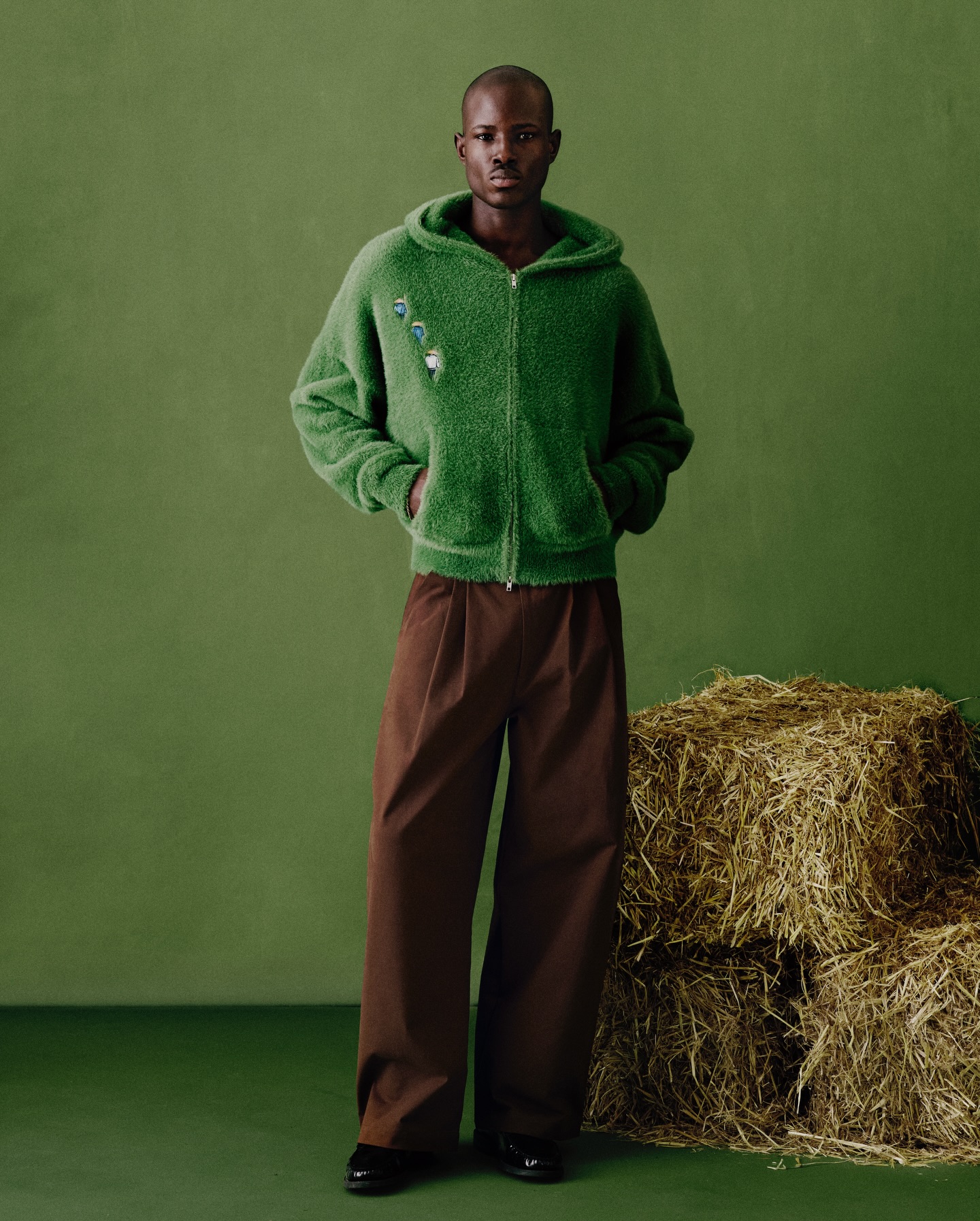 Tốn 1,5 triệu mũi th&ecirc;u cho một chiếc quần, l&agrave;m &aacute;o len họa tiết tinh xảo như tranh vẽ: Brand n&agrave;o l&agrave;m đồ đỉnh vậy?- Ảnh 5.