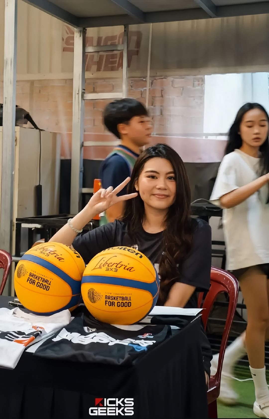 Hạt Dẻ xinh đẹp, tr&agrave;n đầy kh&iacute; chất 