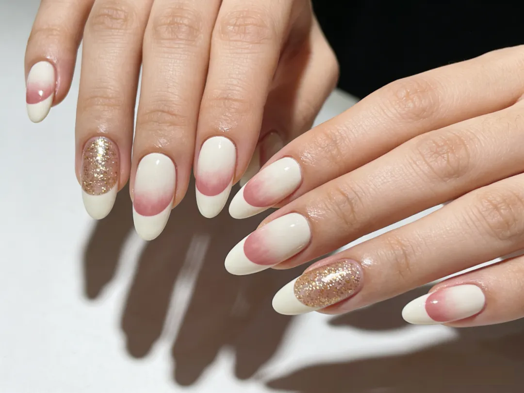 C&ocirc; g&aacute;i 28 tuổi m&oacute;ng tay 