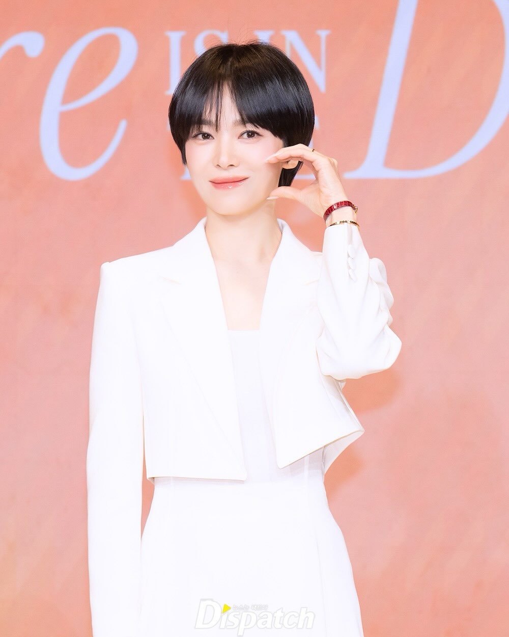 Song Hye Kyo xinh nhưng c&oacute; g&igrave; đ&oacute; kh&ocirc;ng ổn- Ảnh 2.