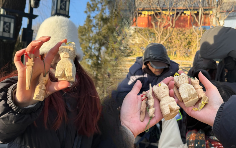 Cơn sốt "gỗ đi&ecirc;u khắc thảm họa" LinaBell: Xấu lạ nhưng ai cũng muốn sở hữu!- Ảnh 1.