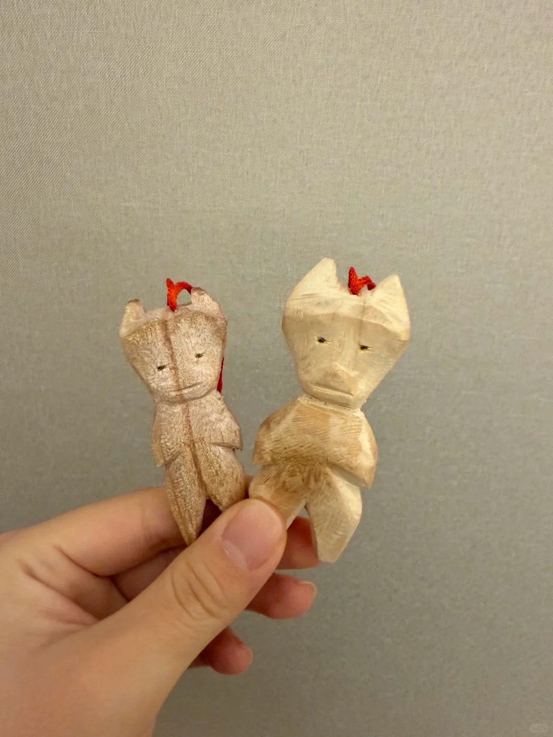 Cơn sốt "gỗ đi&ecirc;u khắc thảm họa" LinaBell: Xấu lạ nhưng ai cũng muốn sở hữu!- Ảnh 2.