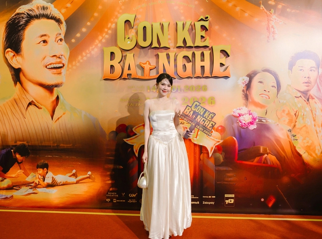 Ngọc Trinh da trắng mịn, eo thon đẳng cấp nhờ 2 loại nước d&acirc;n d&atilde;, 1 loại rau rẻ b&egrave;o b&aacute;n đầy chợ Việt- Ảnh 1.