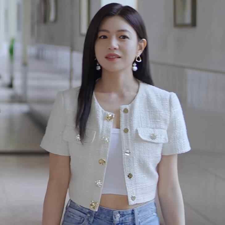 Ngoại lệ của showbiz: Mỹ nh&acirc;n 42 tuổi mặt vẫn 